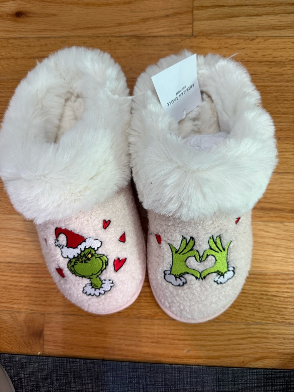 American Eagle Grinch Slippers - New w Tags